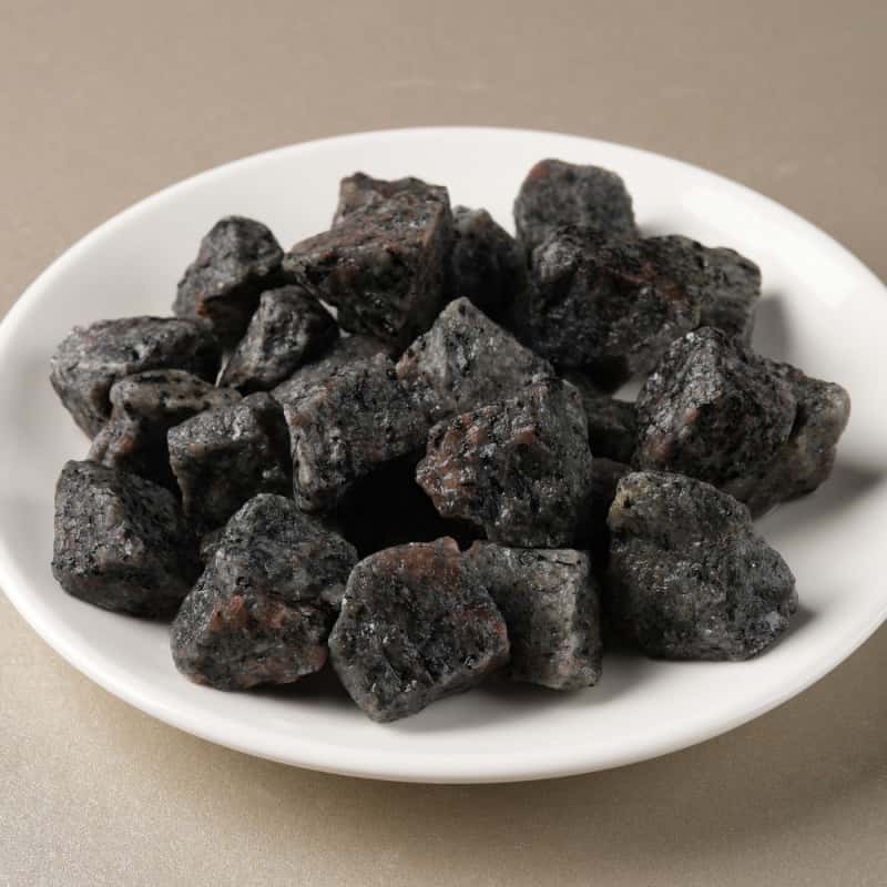 Yooperlite (Flame Stone) Meaning, Glowing Truth Benefits & Styling Guide: The Hidden Ember Gemstone