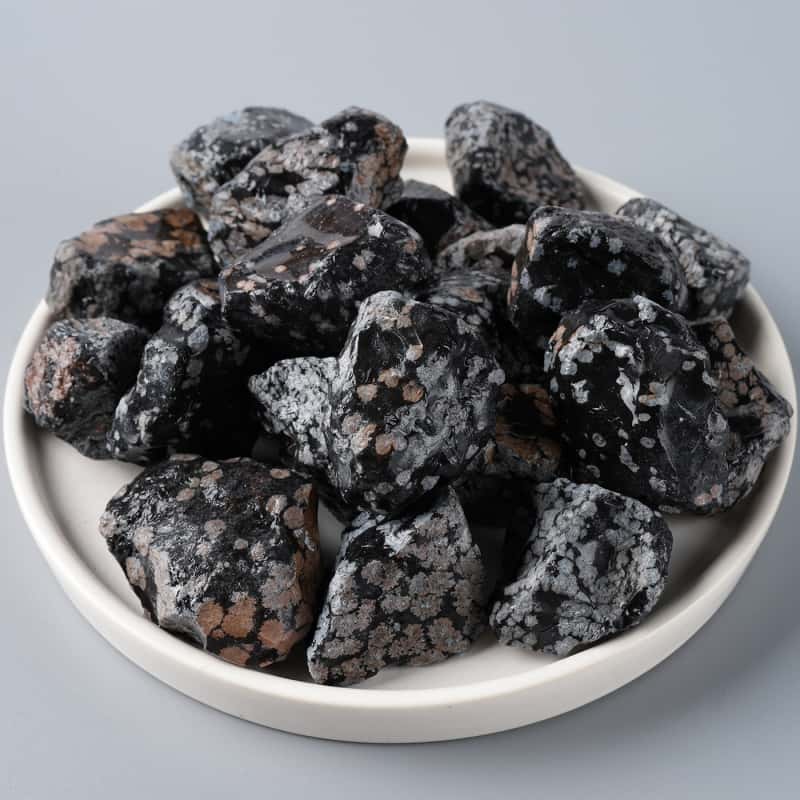 Snowflake Obsidian Meaning, Purity Healing & Styling Guide: The Balance of Light and Shadow