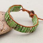Vitalität und Heilung Bohemien-Lederarmband mit grünem Imperial-Jaspis zum Wickeln