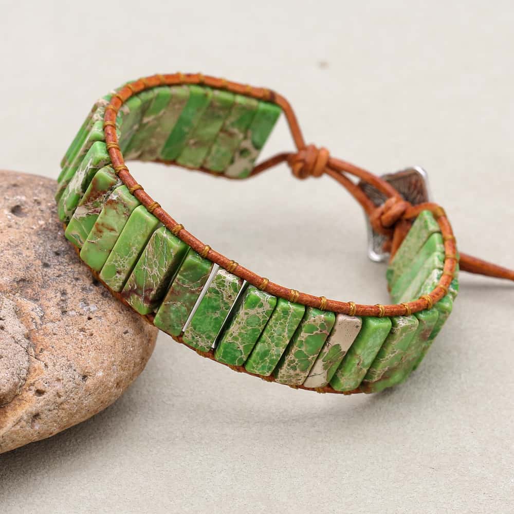 Vitalität und Heilung Bohemien-Lederarmband mit grünem Imperial-Jaspis zum Wickeln