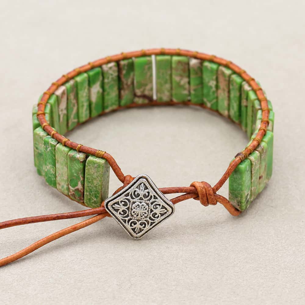 Vitalität und Heilung Bohemien-Lederarmband mit grünem Imperial-Jaspis zum Wickeln