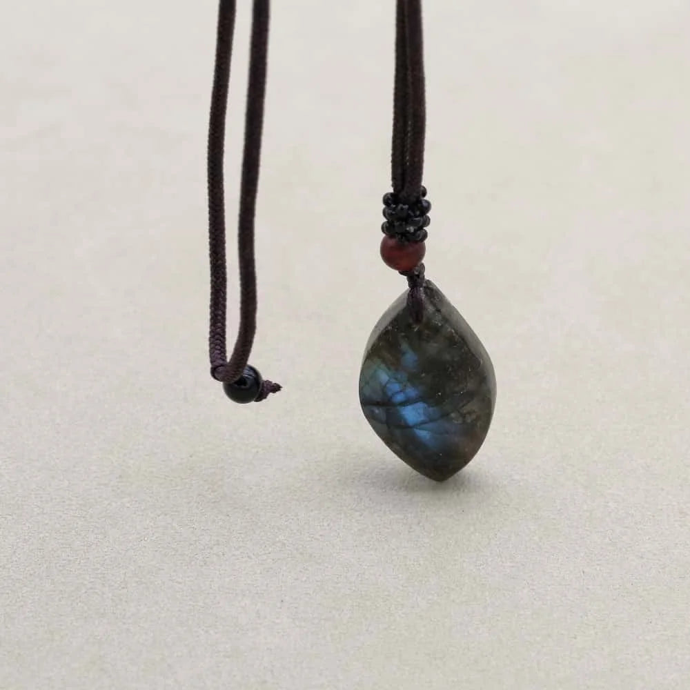 Natural Labradorite Pendant Necklace: Mystical Spectrolite for Intuition & Protection